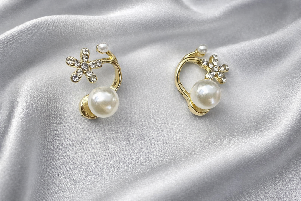 Ourums Gold Flower Pearl Stud
